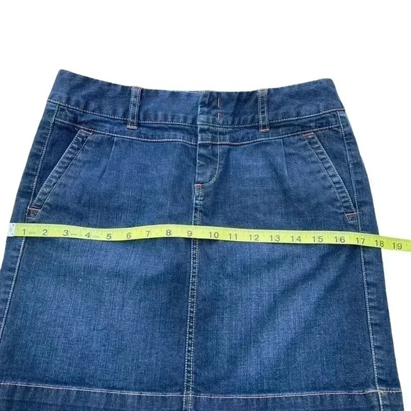 TOMMY HILFIGER DENIM MINI SKIRT•DARK WASH SIZE 4•PREOWNED EXCELLENT COND… - Picture 7 of 9